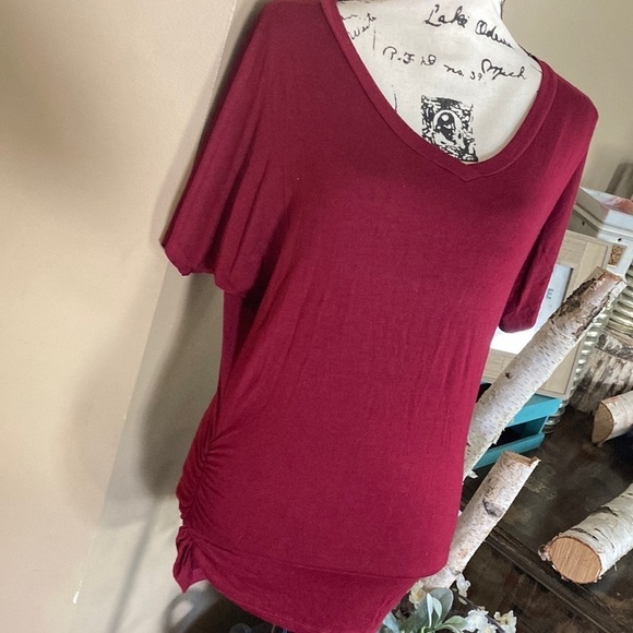 By Johnny Tops - Johnny shirt red shirt sleeve M crinkle sides